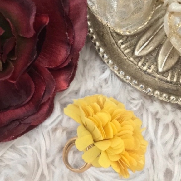 KATE SPADE • Date Night Flower Adjustable Ring - Picture 6 of 8